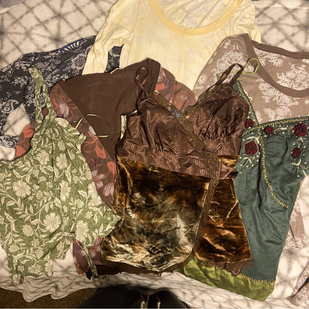 7 pieces total, Y2k fairy core aesthetic tanks and long sleeves